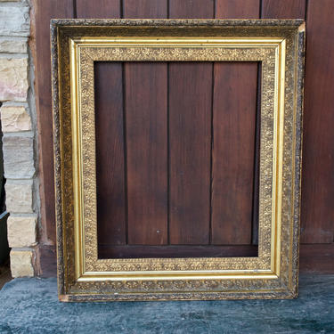 Late 19th Century Ornate Highly Carved Gold Gilted Frame 1890s Antique Vintage Victorian Ornate Floral Wreath Leaves Museum 