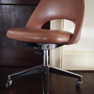 Vintage KNOLL SAARINEN Executive Side Desk CHAIR w/ Task Base, Tan Mauve Leather