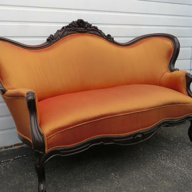 Victorian Late 1800s Hand Carved Loveseat Settee Sofa Couch 9979