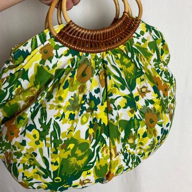 Bright floral vintage handbag~ wicker wooden woven handle ~ cloth bag ~ large tote~ botanical daffodil yellow~ leafy greens~ mod retro 