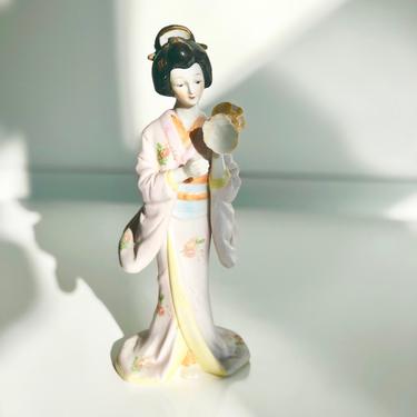 Handpainted Geisha Statue 
