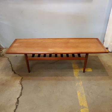 Mid Century Modern 'Surfboard' Coffee Table After Grete Jalk