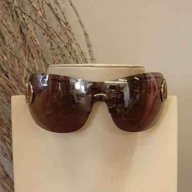 Gucci shield sunglasses amber with case 