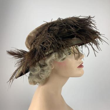 Authentic Vintage 1915- 1920's Oval Brimmed Hat- Velvet Cloche' - Brown Velvet With Feather Plums - Women's Medium 