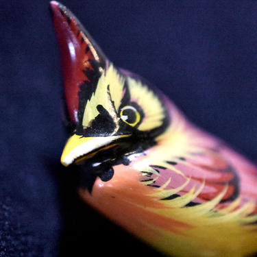 Takahashi Lacquered Female Cardinal Pin - Vintage Small Brooch - Bird Lover - Hand Painted Carved Lacquered Wood Pin | FREE SHIPPING 