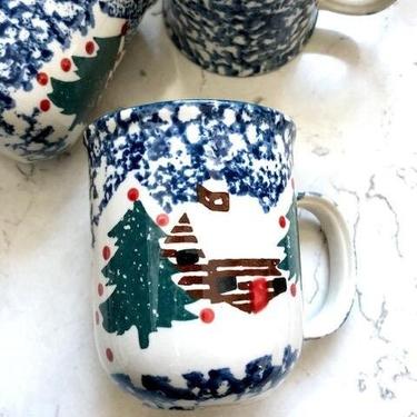 Set of 4 Vintage Folk Craft Cabin in the Snow Mugs, Christmas Coffee Mugs, By Tienshan, Holiday Dinnerware Sponge Pattern by LeChalet