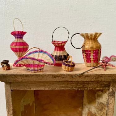 Vintage Tiny Dollhouse Baskets, Woven Vase Baskets, Gathering Baskets, Lot Of 7, Sweetgrass Toy, Small Cup 