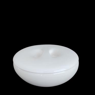 Vintage Mid Century Modern White Glaze 8.5&amp;quot; Covered Casserole Vegetable Serving Dish Russel Wright Iroquois Casual China 