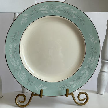 Mid-Century Modern Dinner plate in &quot;Romance&quot; circa 1950 Homer Laughlin Eggshell Cavalier 