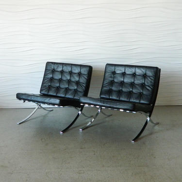 HA-C7894 Pair of Barcelona-style Chairs