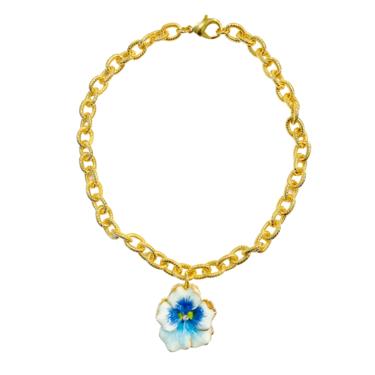 The Pink Reef light blue pansy necklace