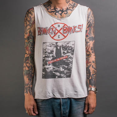 Vintage 90’s Broken Bones Trader in Death T-Shirt 