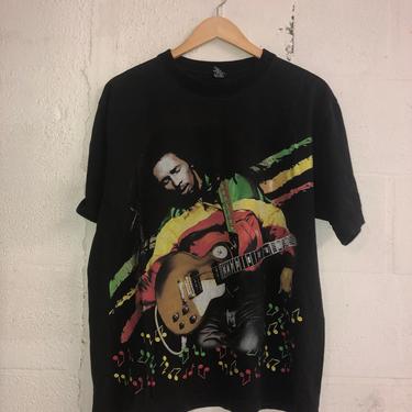 Vintage 90's Bob Marley t-shirt. Cool graphic! Rasta! Thick! L 3027 