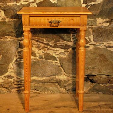 18230 Antique Pine End table with Dovetailed Drawer, circa 1880