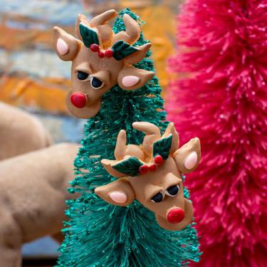 Vintage 1990s Sleepy Reindeer Clay Earrings - Holiday Christmas Cute Rudolph Reindeer Earrings 