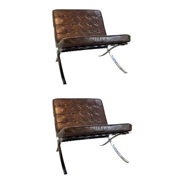 Regina Andrew Mid-Century Modern Inspired Barcelona Tufted Brown Vintage Leather Soho Chairs Pair in the Style of Knoll