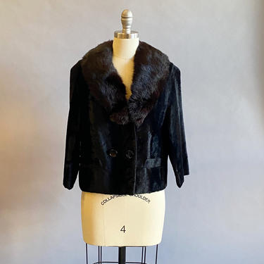 1960s Velvet Jacket / Cropped Jacket  / Rabbit Fur Collar Jacket / Size Medium - Large 
