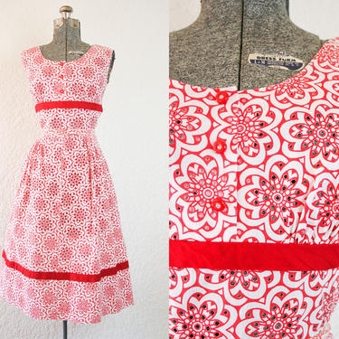 1950's Red and White Floral Dress / Size Medium 