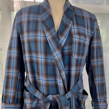 1950'S Shadow Plaid Robe - Quality Rayon flannel Fabric - DAYTONS Label - 3 Patch Pockets - Matching Sash - Mens Size Small to Medium 