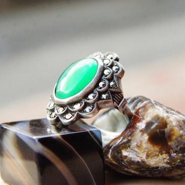 Vintage Art Deco Chrysoprase Marcasite Sterling Silver Ring, Petaled Silver Shield Ring, Green Semi-Translucent Gemstone, Size 6 1/4 US 