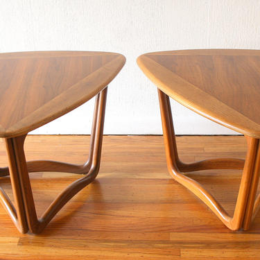 Mid Century Modern Pair of Guitar Pick Triangle Side End Tables by Lane