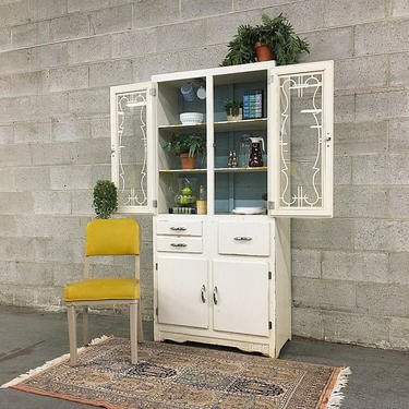 LOCAL PICKUP ONLY -------------- Vintage Hutch 