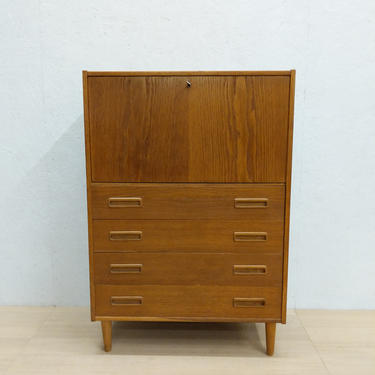 Vintage Danish Modern Oak Wardrobe / Dresser / Cabinet by Westergaard. 