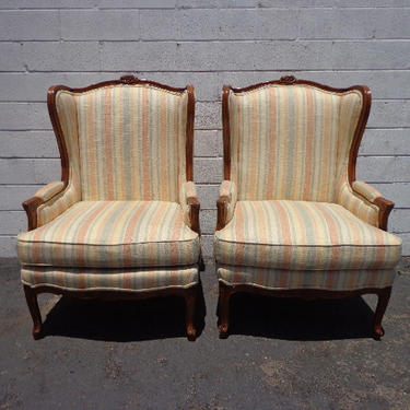 Pair of Chairs Armchair Wing Back Antique Bergere Traditional Hollywood Regency Lounge Wingback Seating Accent Captains Seat Furniture Wood 
