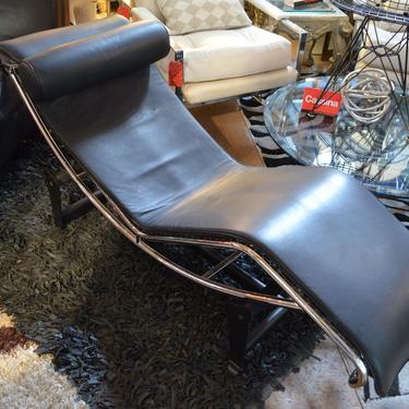 Mid Century Vintage Le Corbusier Lounge Chair by Cassina in Black Leather