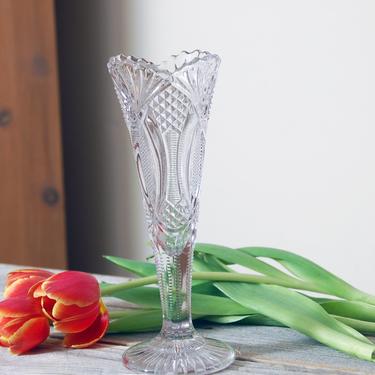 Vintage cut glass vase / diamond cut trumpet bud vase / art deco clear glass vase / footed glass vase / shabby chic / cottagecore 