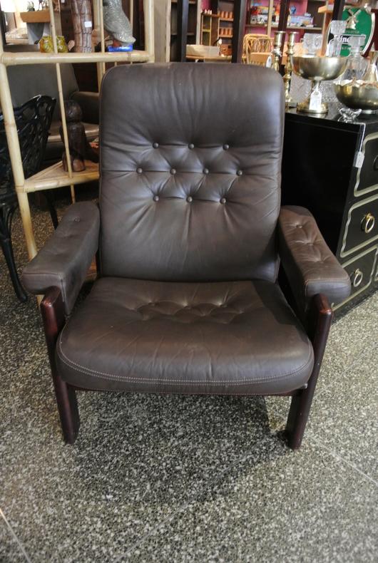 comfy brown chair $110