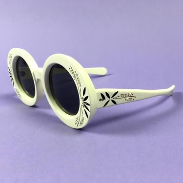 GLAM... vintage 1960’s Sun Sentry USA rare carved studded rhinestones sunglasses 