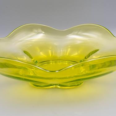 Uranium Glass Centerpiece, Large Floral Shaped | Vintage Vaseline Glass Serving Bowl Fruit Bowl Console Bowl 