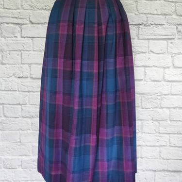 Vintage Pendleton Plaid Wool Skirt // Full Pleated Skirt with Pockets 