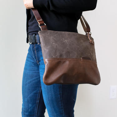 Waxed Canvas and Leather Zip-Top Day Bag Bark Brown