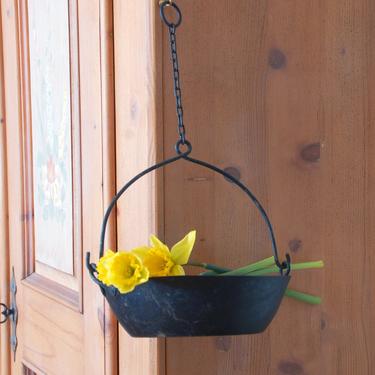 Antique hanging hearth pan  / vintage black iron hanging fry pan / rustic industrial decor / metal farmhouse decor / fireplace cookware 