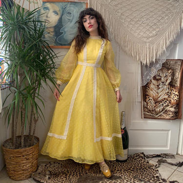 60s/70s YELLOW MAXI DRESS - polka dots - puff sleeves - lace trim - x-small 