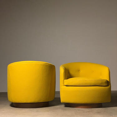 Milo Baughman Swivel Lounge Chairs by Thayer Coggin 