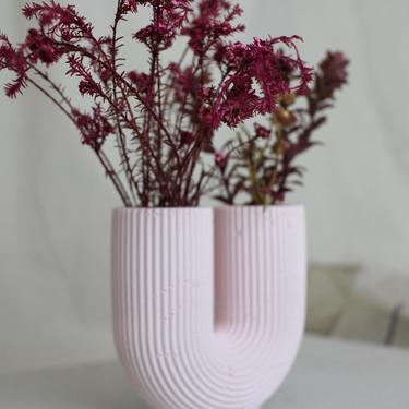 Scandi U-shape Eco-concrete Bud Vase, Dried flower vase