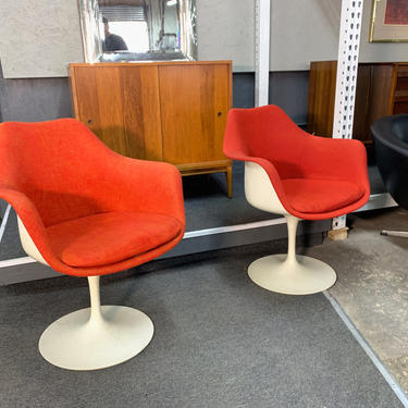 Pair knoll tulip chairs
