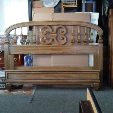 Mid Century Modern Headboard and Footboard/ Carved Honey Oak Full Size Bed by Thomasville 