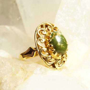Vintage 14K Yellow Gold Green Gemstone Cabochon Cocktail Ring, Ornate Gold Regal Crown Setting With Swirl Design, Size 6 1/2 US 