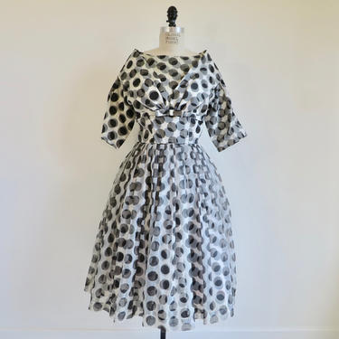 Vintage 1950's Black and White Organza Fit and Flare Dress Full Skirt Rockabilly Swing 27.5&amp;quot; Waist Small 