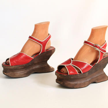 1970s Platforms / Sculptural Wooden Cherry Red Peep Toe Ankle Strap Platform Shoes / Size 9 9.5 