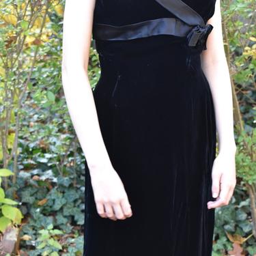 Vintage Holiday Dress - Vintage Harvey Berin Velvet LBD - Black Dress Audrey Hepburn Style - Fully Lined Size 8-10 | FREE SHIPPING 