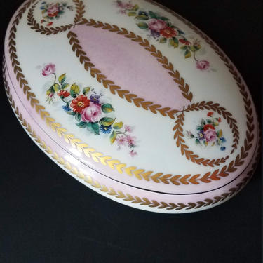 Vintage Limoges Handpainted Porcelain Oval Box with Matching Lid 