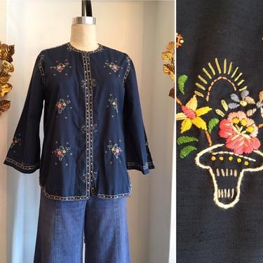 1970s cotton blouse, vintage 70s blouse, embroidered blouse, novelty print, flower basket, Navy blue tunic, medium 