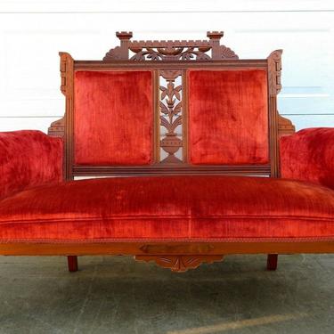 ANTIQUE Eastlake VICTORIAN CARVED WOOD RED VELVET SETTEE Sofa Couch GOTHIC BENCH