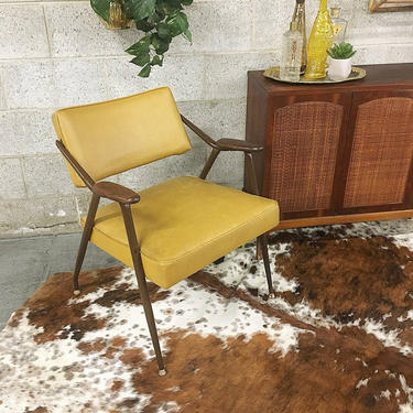 LOCAL PICKUP ONLY-----------Vintage Mid Century Chair 
