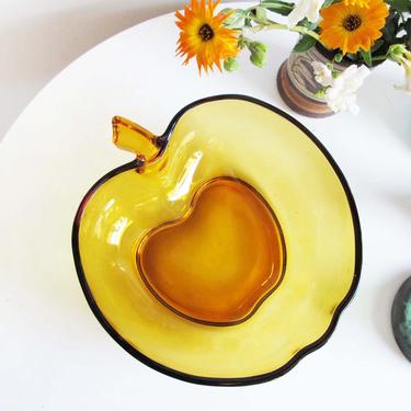 Vintage 70s Amber Glass Salad Bowl - Apple Shaped Mustard Yellow Glass Fruit Bowl - Housewarming Gift - Quirky Kitchen Serving Bowl 